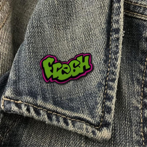 Fresh Graffiti Logo Brooch Green Letter Badge for Clothes Bags Backpacks Party Decoration Christmas Gift Personality Fashion Decorative Jewelry Ac...