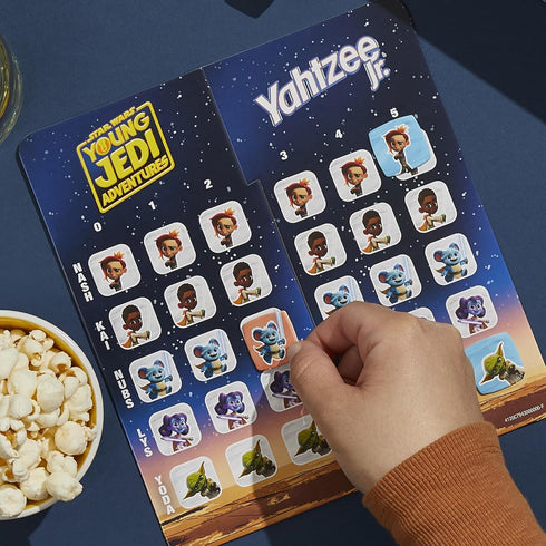 Hasbro Gaming Yahtzee Jr. Star War: Young Jedi Adventures Edition Board Game for Kids | Ages 4+ | 2-4 Players | Counting and Matching Games for Pr...
