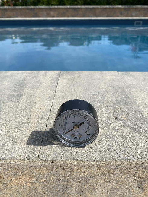Poolzilla Back Mount Pressure Gauge | ¼” NPT Thread | Measures from 0-30PSI/0-200 KBA...