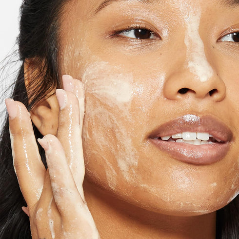 Dermalogica Daily Milkfoliant, Face Exfoliator, Powder Scrub Exfoliant with AHA and BHA - Calming, Polishing and Hydrating Skin, Oat-Based, Vegan ...