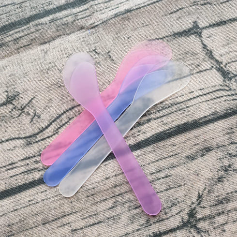 100 Pcs Plastic Cosmetic Mask Mixing Spoon Spatulas, Multicolor 5 Inch Face Mask Spoon for Cream Facial Skin Care Spoon...