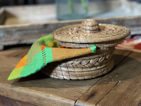 Authentic Mexican Tortilla Warmer Basket - Pine Needle Handwoven with Handloomed Cloth (Natural 7" w cloth)...