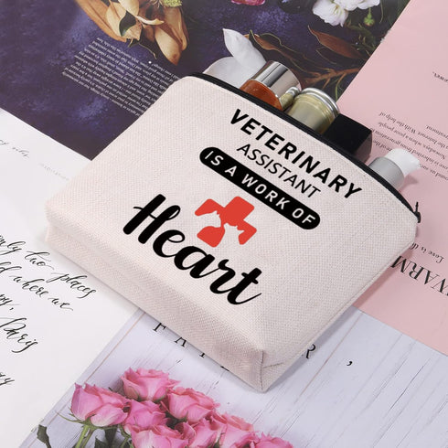 CMNIM Vet Assistant Gifts Vet Tech Makeup Bag Veterinary Assistant Is A Work of Heart Pouch Bag for Vet Tech Student Gifts (Veterinary Assistant M...