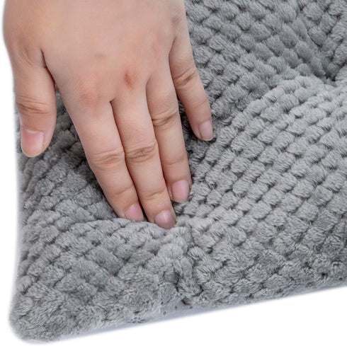 WONDER MIRACLE Fuzzy Deluxe Pet Beds, Super Plush Dog or Cat Beds Ideal for Dog Crates, Machine Wash & Dryer Friendly (15" x 23", S-Grey)...