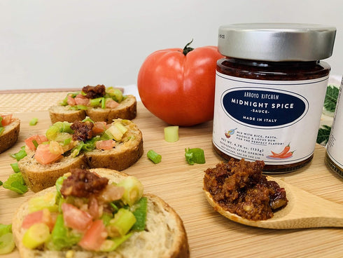 Arroyo Kitchen Midnight Spice Sauce, Made in Italy, Oil Blend of Sundried Tomato, Garlic & Italian Spices, All Natural, Preservative Free, Clean I...