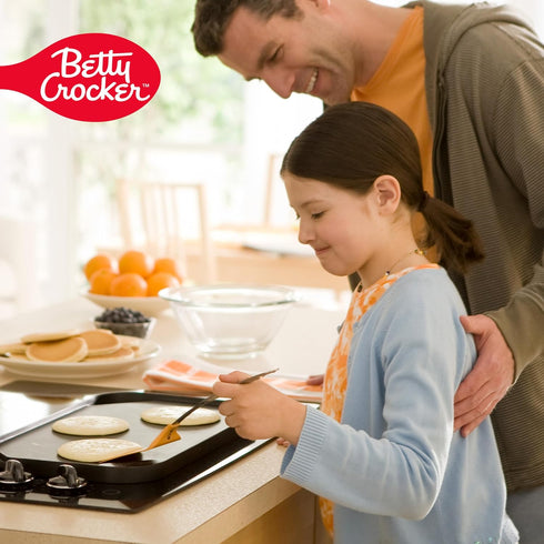 Betty Crocker Bisquick Shake 'n Pour, Buttermilk Pancake Mix, 5.1 oz...
