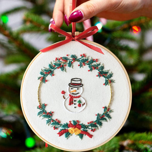 4 pcs of Christmas Embroidery kit with Patterns and Instructions, DIY Adult Cross Stitch Kits, Including 4 Plastic Embroidery Rings, 1 Pair of Sci...