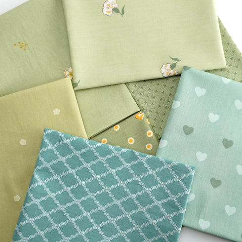 7 Pieces 18x22 inches Cotton Fabric Fat Quarter Fabric Bundles Quilting Cotton Floral Craft Fabric Pre-Cut Squares for Patchwork Sewing Quilting C...