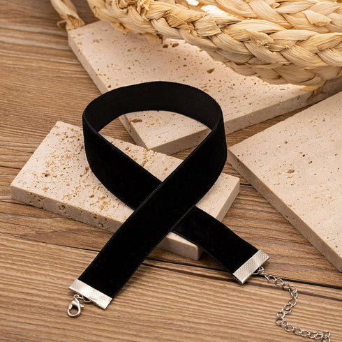 Black Velvet Ribbon Choker Necklace for Women, Gothic Jewelry, Halloween Birthday Party Cosplay, Wide 3/4 inch (2cm)...
