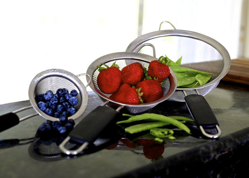 Fine Mesh Stainless Steel Mini Tea Strainer with Non Slip Handle - 3 inch - Ideal Size for Straining Teas and Cocktails or Sifting Flour, Sugar, S...
