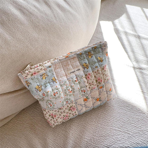 Floral Makeup Bag Large Cotton Quilted Cosmetic Makeup Bag Organizer, Aesthetic Portable Pouch Purse Toiletry Bag for Women Girls Travel accessori...