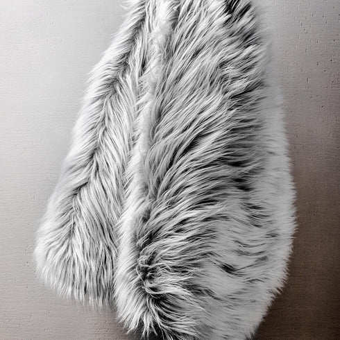 Ashler faux fur rug, Fluffy Shaggy Area Rug Ultra Soft 2 x 3 Feet Sheepskin Fur Rug, Frosted Bottom Black Fuzzy Rug Machine Washable Shag Rug, Nur...