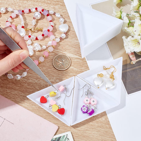 PH PandaHall Bead Sorting Trays, 20pcs Triangle Jewelry Plate Painting Pigment Tray Plastic Art Crafts Storage Plate with 2pcs Handy Tweezers with...