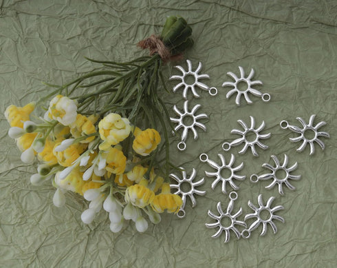 50 Pcs Hollow Sun Charms 1.8 x 1.5 cm Cute Chic Metal Pendants for DIY Jewelry Making Kit Finding Christmas Decoration Bracelet Necklace Thanksgiv...
