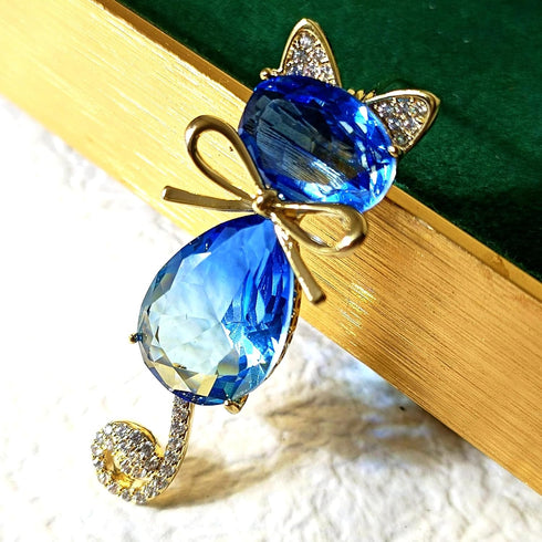 Cute Blue Cubic Zircon Kitty Cat Pin Brooch with Bowtie...
