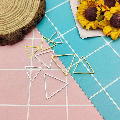 80pcs Triangle Earring Beading Hoops,4Sizes Earring Beading Beading Hoop Connector Links Earring Components Earring Finding for DIY Jewelry Earrin...