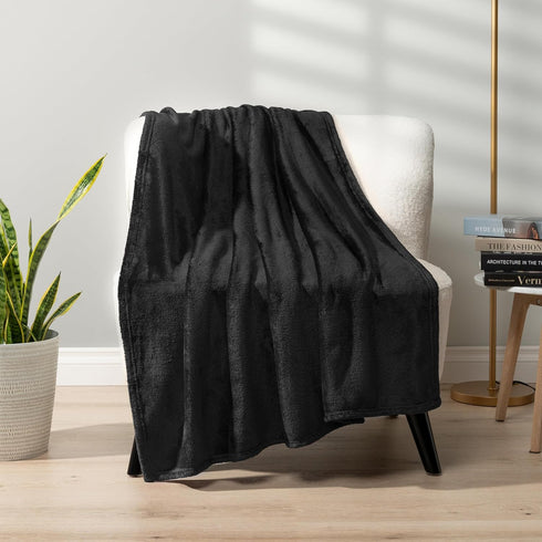 PAVILIA Black Fleece Bed Blanket Queen Size, Super Soft Fuzzy Flannel Throw for Couch Sofa, Luxury Plush Microfiber Large Throw Blanket Queen Bed,...
