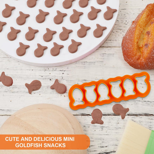 Cracker Cutter, Mini Cookie Cutter Cute Animal Fish Shaped Baking Stencil for Biscuit Chocolate Sugar Ice Fondant Baking Kitchen Utensils-6 Fish (...