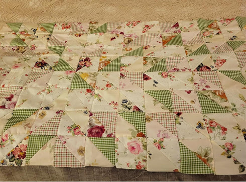 Hanjunzhao Vintage Rose Floral Plaid Fat Quarters Fabric Bundles for Quilting Sewing Crafting,18 x 22 inches...
