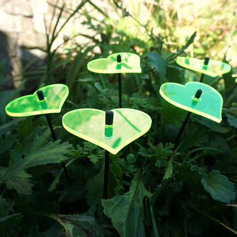 SunCatcher Garden Decor Ornaments Hearts Set of 5 Decorative Garden Stakes 25cm, 10 inch high Outdoor Yard Accessory, Lovely Gardeners Gift, Colou...