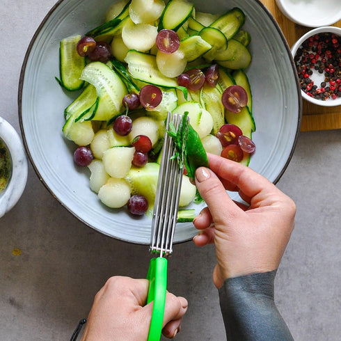 Westmark Germany Stainless Steel 5-Blade Herb Scissors with Cleaning Comb (Green)...