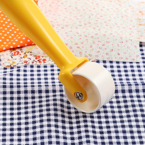 Quilting Seam Roller Quilting Roller Roll and Press Sewing Roller Tool with Easy to Grip Handle for Quilting, Sewing, Print, Ink, Wallpaper, Home ...