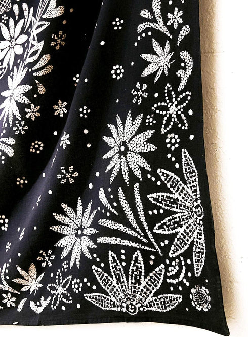Neasow Bohemian Tapestry Wall Hanging,Black and White Floral Tapestry with Dotted Daisy Medallion Print Bedroom Boho Hippie Home Decor, 60×80 inch...