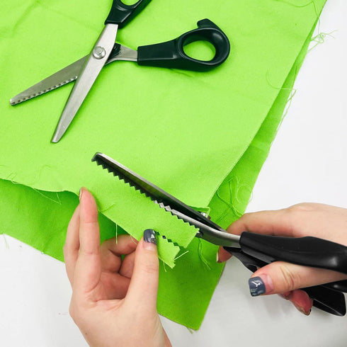 2 pcs Pinking Shears Scissors for Fabric, DaKuan 2 Models Fabric Scissors, Zig Zag Scissors, for Crafting, Paper Cutting, Fabric, Leather Material...
