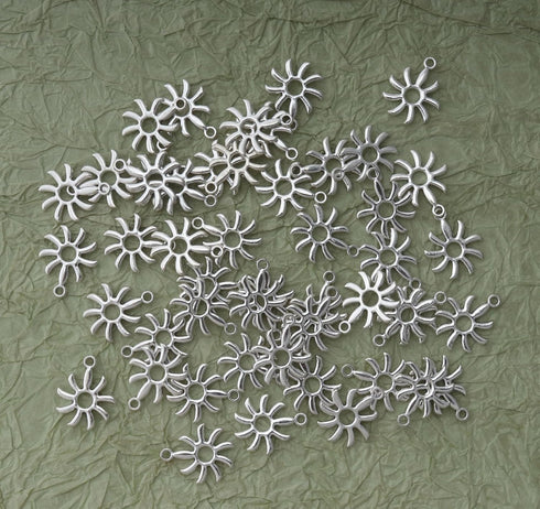 50 Pcs Hollow Sun Charms 1.8 x 1.5 cm Cute Chic Metal Pendants for DIY Jewelry Making Kit Finding Christmas Decoration Bracelet Necklace Thanksgiv...