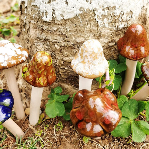 Accessories 8PCS Ceramic Mushroom Garden Pot Decoration Mushroom Figurine Indoor and Outdoor Flowerpot Decoration Lawn Tree Ornaments Pottery...
