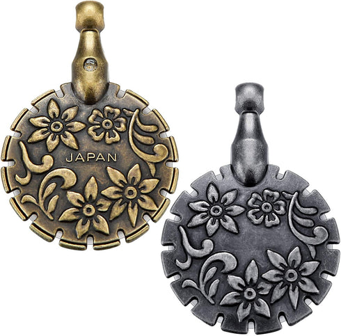 2 Pieces Yarn Cutter Pendants Antique Gold Silver Metal Thread Cutter Pendant Round Shape Yarn Cutter Pendant for DIY Sewing Tools (Antique Gold, ...