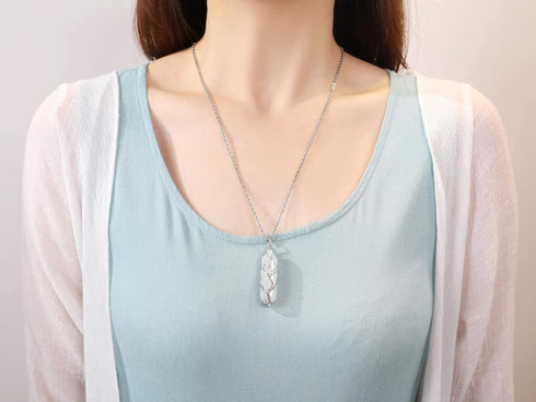 XIANNVXI Tree of Life Wire Wrapped Crystal Point Pendant Necklace Reiki Healing Crystal Stone Clear Quartz Necklaces Natural Hexagonal Gemstone Je...