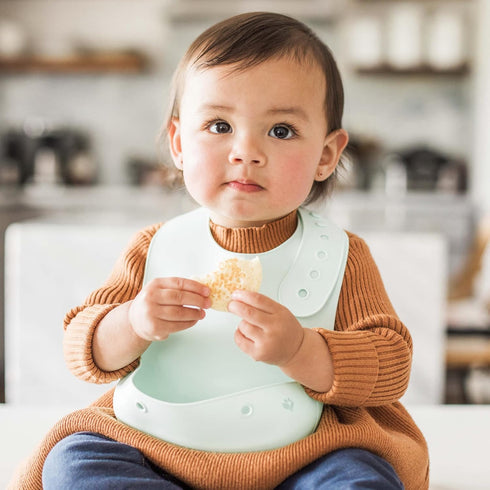 green sprouts Unisex Baby Scoop Silicone Bib, Light Blueberry...