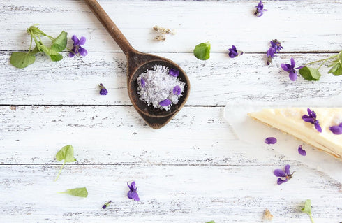Dried Violets - Natural Violet Flower Sprinkles from Germany (Viola Odorata) - Perfect addition to any salad, snack or smoothie bowl | Net Weight:...