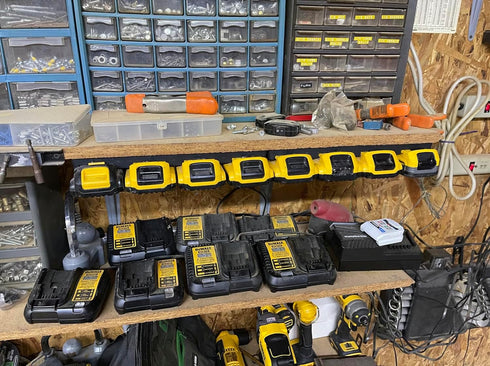 Battery Rack Compatible DeWalt 20V Battery Holder, Mount 4 Slot Bulk Battery Garage Tool, Dewallt 20v Tools, Wall Display Hook Holder (Black 1pc)...