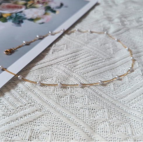 Gold Pearl Necklaces for Women: Dainty Pearl Pendant Necklace Simple 18K Gold Plated Pearl Choker Necklaces Trendy Pearl Jewelry for Women...