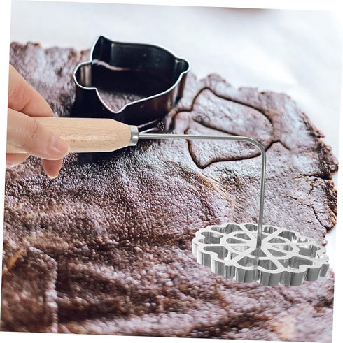 Oil Pier Mold Scandinavian Iron Wooden Handle Spoon Waffle Rosettes Molds Mesh Filter Non Stick Cookware...
