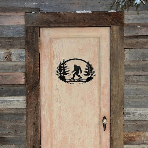 CINPIUK Bigfoot Wall Art Decor, Welcome Sasquatch Metal Sign Indoor Outdoor Farmhouse Christmas Wall Hanging Ornament Home Garden Yard Garage Deco...