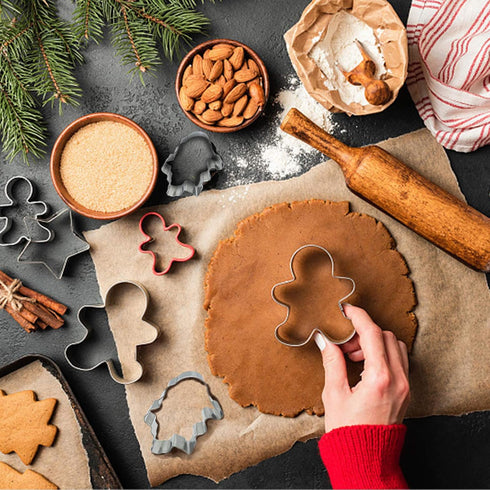 Christmas Cookie Cutters Set,3pcs Metal Cookie Cutters Metal Stainless Steel Biscuit Shape Mold for Baking Gingerbread Man Santa Claus and Christm...