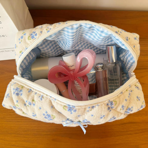 Cotton Quilted Makeup Bag Coquette Accessories Make up Bag Organizer Cute Floral Cosmetic Pouch Travel Makeup Bag for Women (Blue floral)...