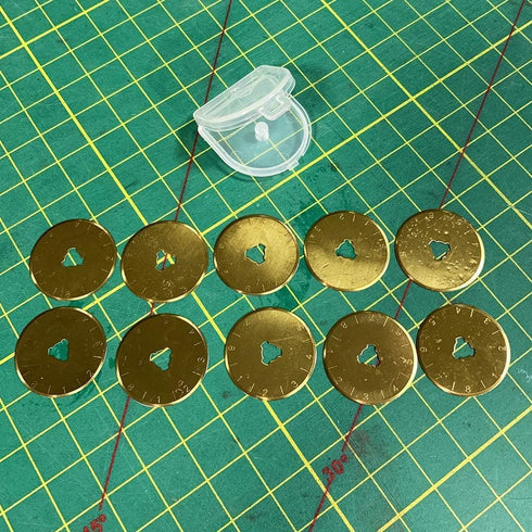 AUTOTOOLHOME Titanium Rotary Cutter Blades 28mm 10 Pack Replacement Quilting Scrapbooking Sewing Arts Crafts Farbric Paper Cutting Tool (28mm)...