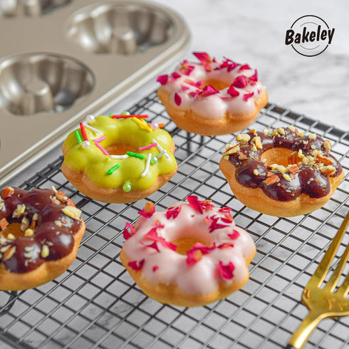 Flower Donut Pan, 6 Cavity Donut Mold Heavy Duty Steel Non-stick Flower Heart Shaped Bund Pans Pattern Doughnut Bakeware for Oven Baking (Champagn...
