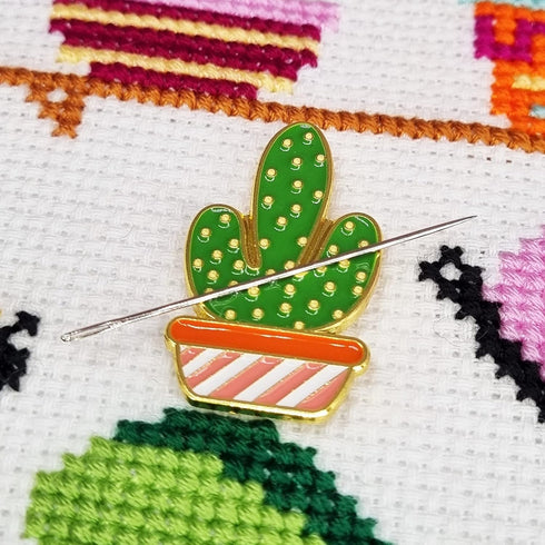 Meloca Designs Cactus Needle Minder for Cross Stitch, Embroidery, Sewing, Quilting, Needlework and Haberdashery...
