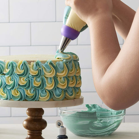 Wilton Color Swirl Icing Kit, Color Swirl Plastic Coupler With Swirl Feature, Piping Bags And Tips Set Icing Piping Kit, 9-Piece...