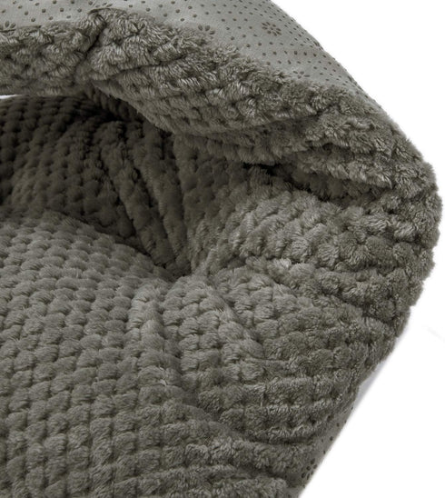 WONDER MIRACLE Fuzzy Deluxe Pet Beds, Super Plush Dog or Cat Beds Ideal for Dog Crates, Machine Wash & Dryer Friendly (15" x 23", S-Eagle Grey)...