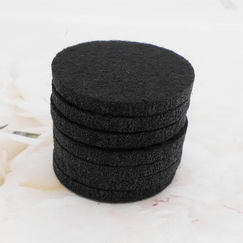 300 Pcs 17mm Replacement Felt Pads Black Color Round Essential Oil Diffuser Locket Necklace Refill Pads for Bracelet Car Diffuser Vent Clip...