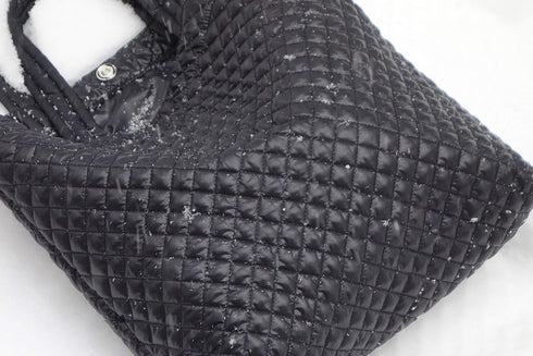 Comfortable light weight quilted Market Tote water repellent Color Black...