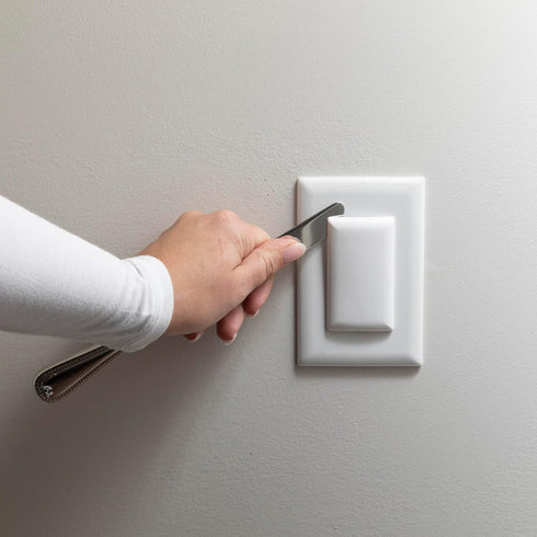 Qdos Safety StayPut Double Outlet Plug Cover - One Plug Covers both Outlets! Secure Fit and Beveled Edges Prevent Small Fingers from Removing Unli...