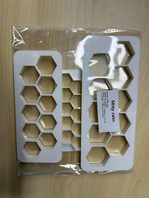 Mity rain Hexagon Cookie Cutter - Geometric Multicutter- Football Cake Fondant Cutter - 3 Size,Hexagon Biscuit Cutters,Novel Creative Cake Decorat...