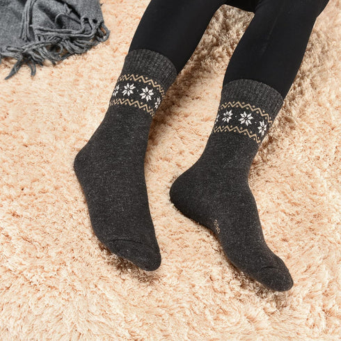 Pack of 4 Womens Merino Wool Socks Winter Hiking Socks Knit Outdoor Recreation Socks Warm Soft and Comfortable Size 5 to 9...